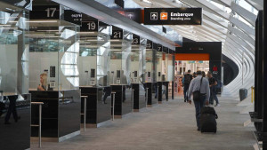 Renuevan sistema “Migraciones Express” en Aeropuerto de Ezeiza, en Buenos Aires